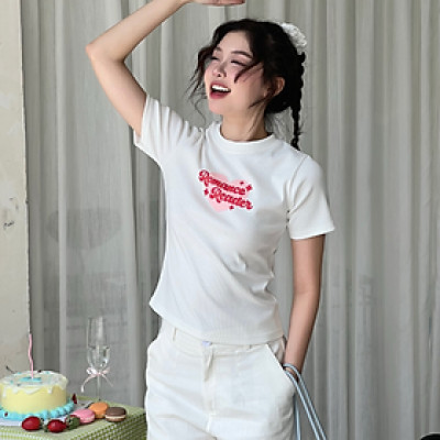 Áo thun nữ form babytee chất thun thoáng mát in hình trái tim Romance Reader Miều Est.2013