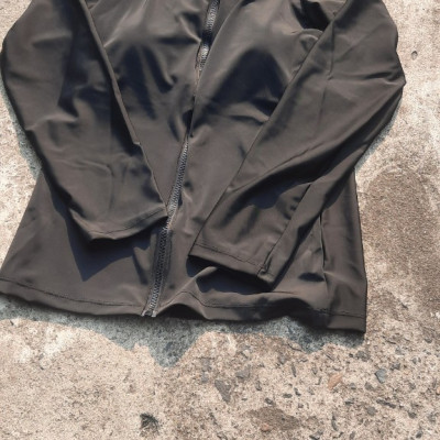 Đồ Bơi Nữ Áo Dài Tay Có Khóa Kéo Quần Lửng