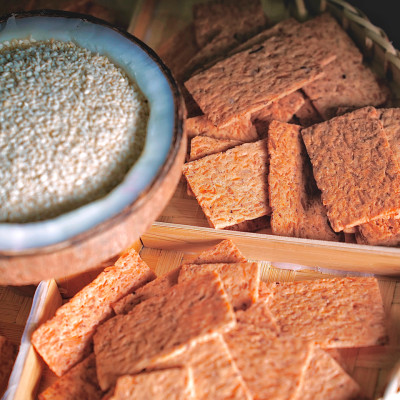 Hộp bánh dừa nướng topcoco vị mè 230g