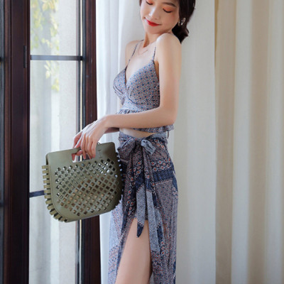 Bộ đồ bơi bikini nữ 2 mảnh đi tắm biển áo croptop kèm váy sang chảnh phong cách Hàn quốc