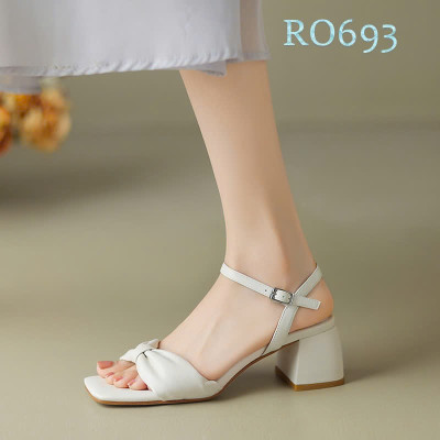 Sandal nữ quai nơ ROSATA RO693 cao 4p - Đỏ, Trắng - HÀNG VIỆT NAM - BKSTORE