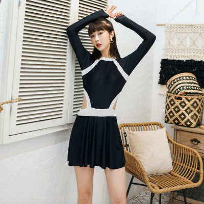 Bộ đồ bơi bikini nữ kín đáo đi tắm biển giấu bụng váy liền áo dài tay - B.42