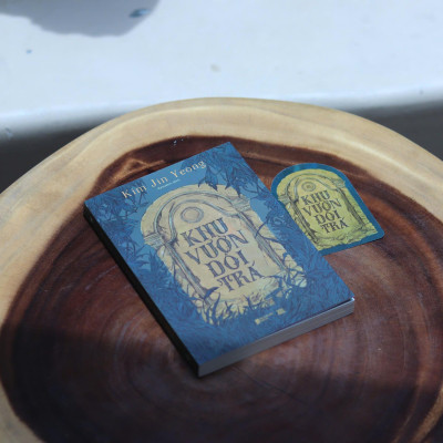 Khu Vườn Dối Trá - Bản Quyền