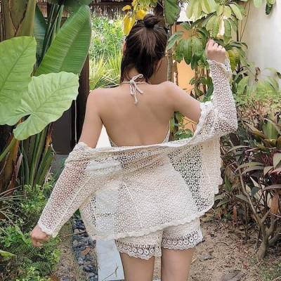 Set Đồ Bơi 2 Mảnh Kèm Áo Khoát Ren