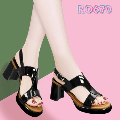 Sandal nữ da bóng có đúp trước ROSATA RO670 cao 7p - Đen, Trắng - BKSTORE