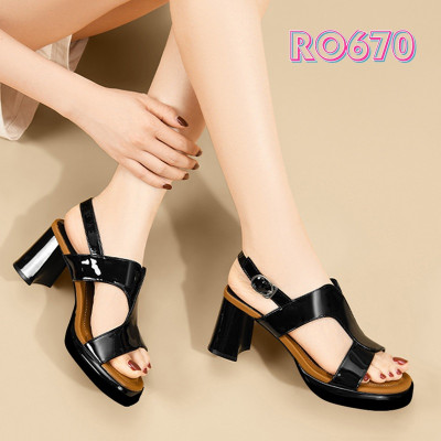 Sandal nữ da bóng có đúp trước ROSATA RO670 cao 7p - Đen, Trắng - BKSTORE