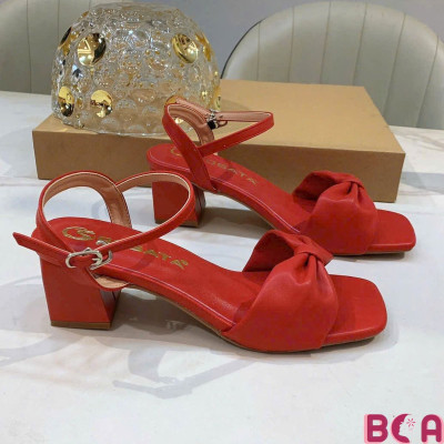 Cao Gót Công Sở Hở Mũi 4 Phân RO693 ROSATA Tại BCASHOP Thiết Kế Nơ Ngang Duyên Dáng Và Thanh Lịch