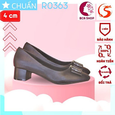 Giày cao gót nữ màu đen 4p RO363 ROSATA tại BCASHOP bít mũi nhấn nơ kim loại vuông, kiểu dáng công sở thanh lịch