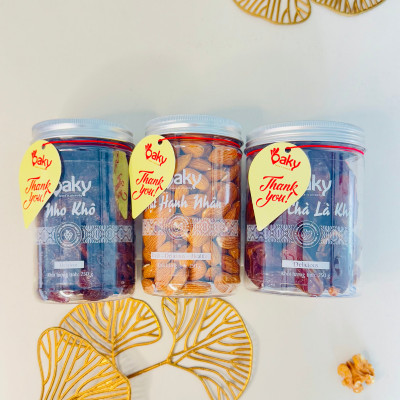 Quà Tặng Oaky - Combo Hạt Dinh Dưỡng Cao Cấp - Hạnh Nhân, Quả Chà Là, Nho Khô - Tặng Túi Giấy Sang Trọng
